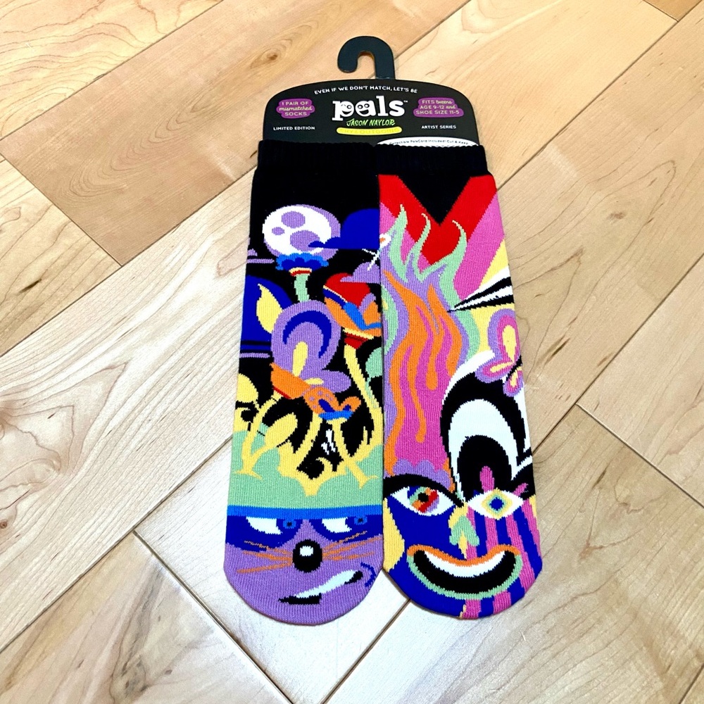 Pals and Jason Naylor's Shy & Outgoing foot friend Personality Socks adult small